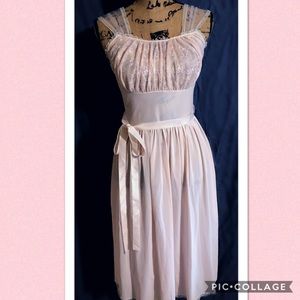 Vintage “ ballerina” nightgown